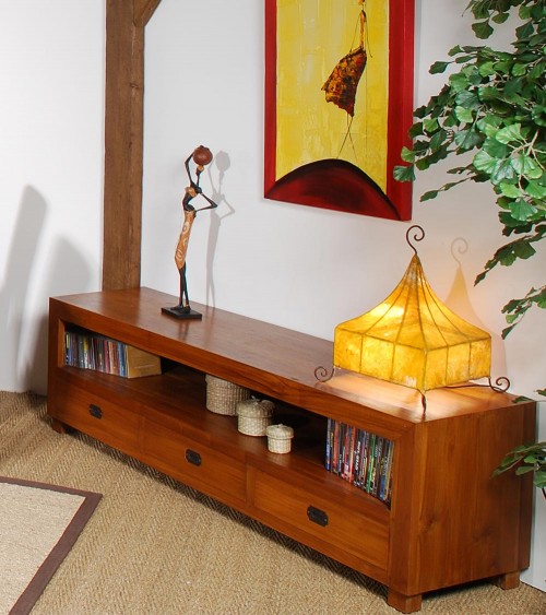 mueble tv madera roble de estilo colonial y tres cajones, de